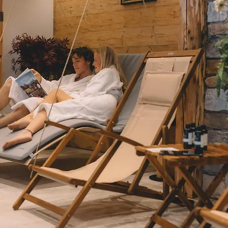 Wellness Mit Sauna, Outdoor Whirlpool & Kamin アパート