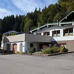 Wellness Mit Sauna, Outdoor Whirlpool & Kamin Apartamento