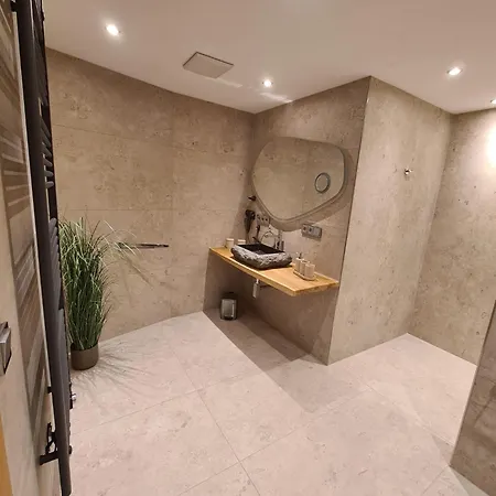 Wellness Mit Sauna, Outdoor Whirlpool & Kamin *