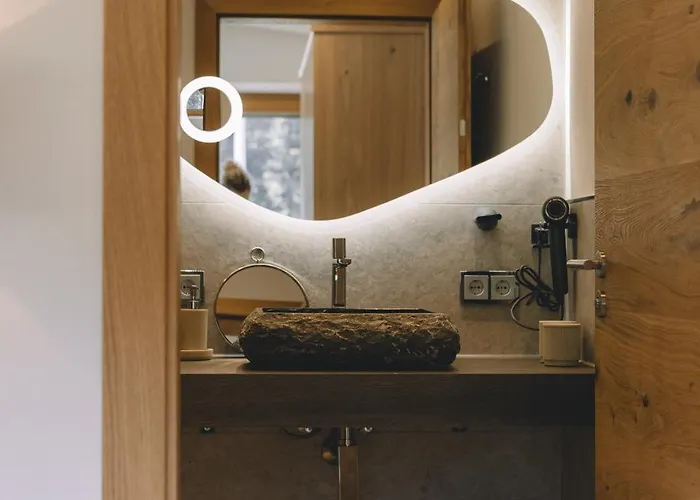 Wellness Mit Sauna, Outdoor Whirlpool & Kamin דירה *