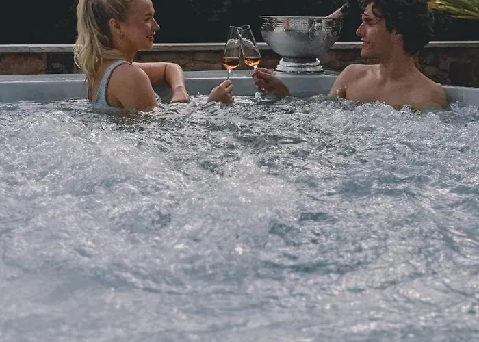 Apartment Wellness Mit Sauna, Outdoor Whirlpool & Kamin
